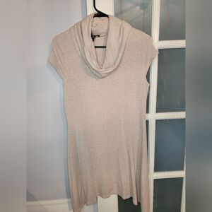 Robert Louis Oatmeal in Color size Medium Shark Bite Hem